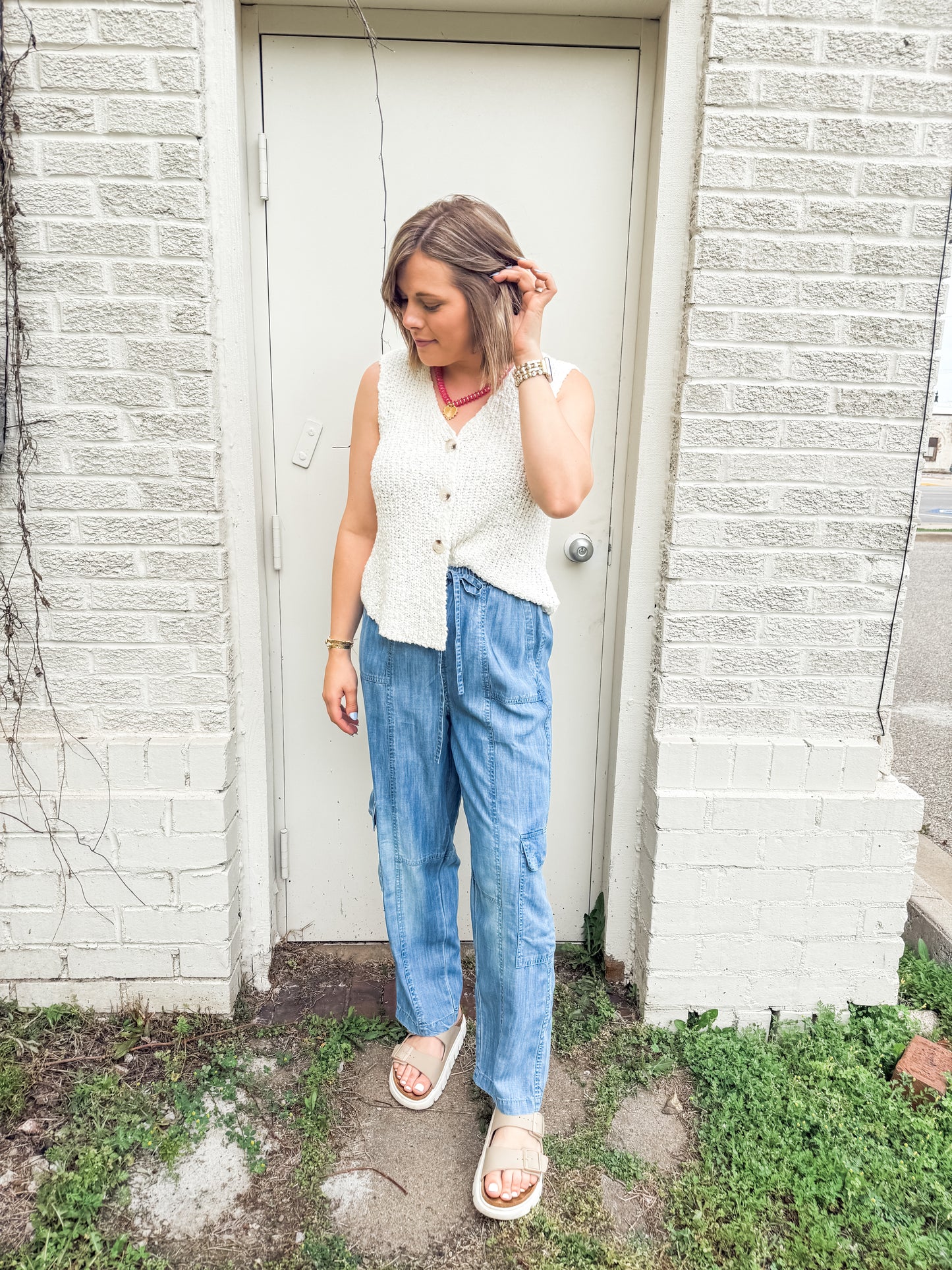 Arlo White Vest w/Buttons (Sadie & Sage)