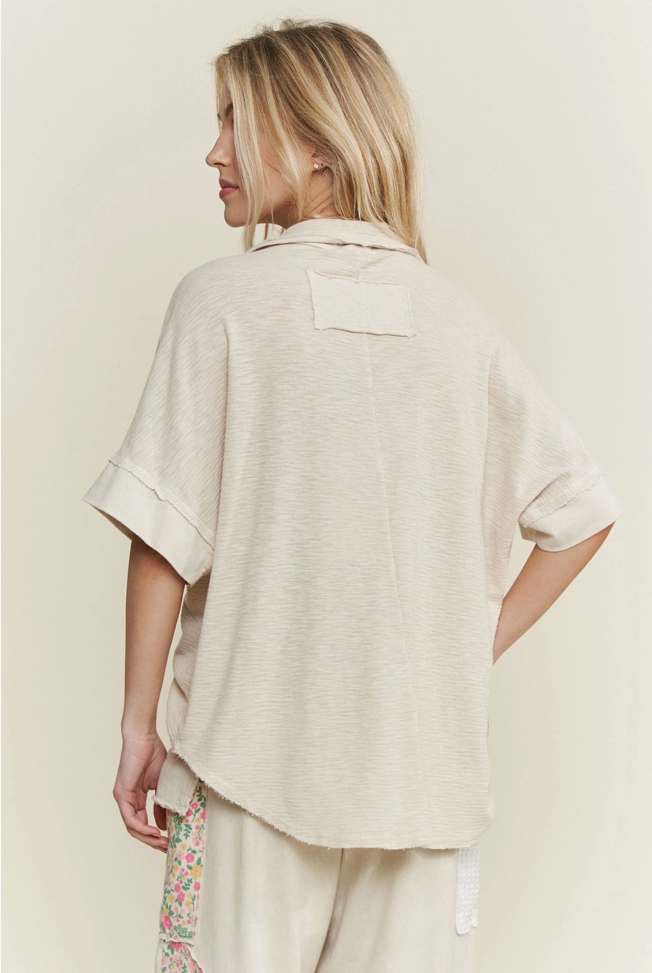 Natural Split V Collar Tee (J. Her)