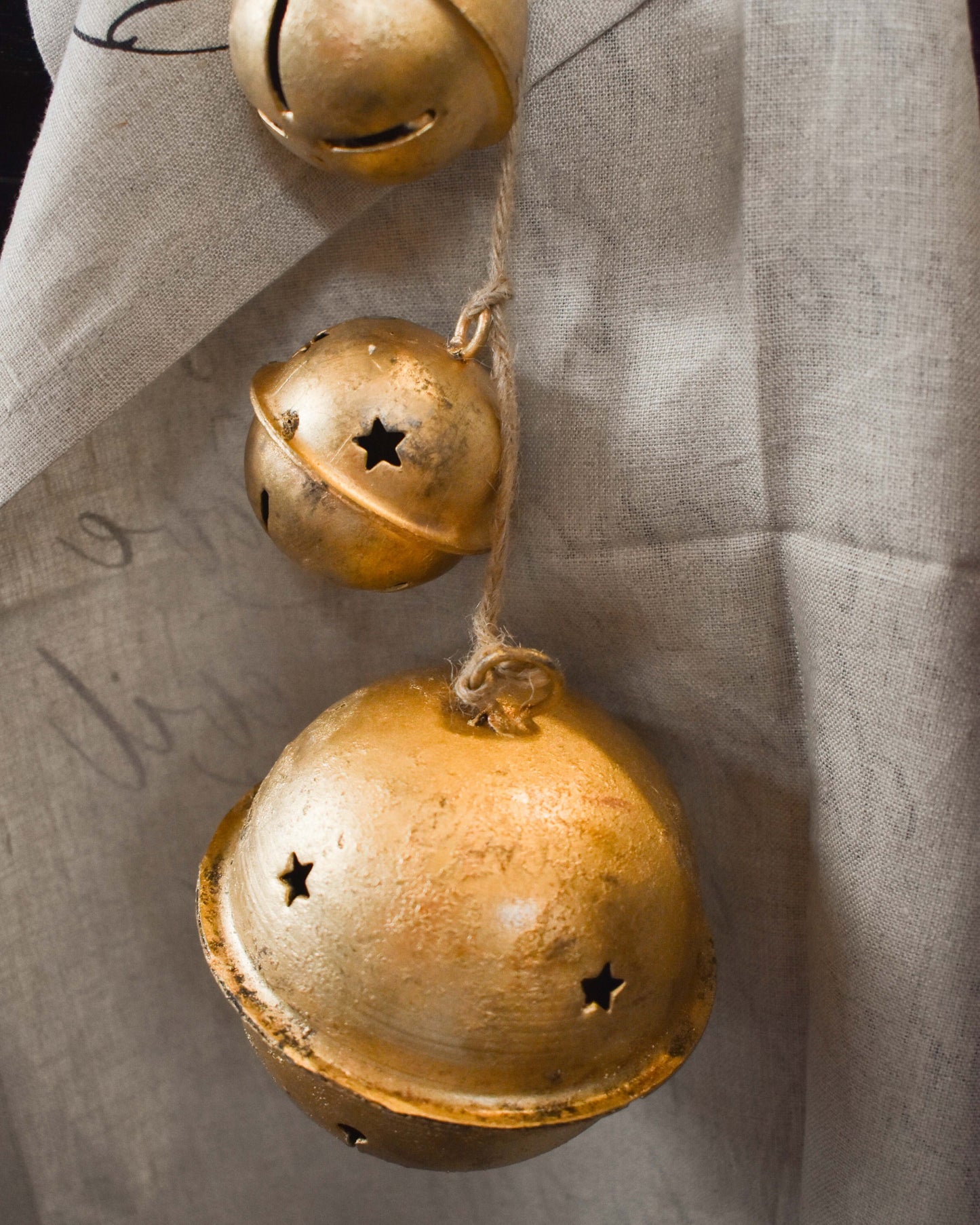 Antique Gold Hanging Metal Ball Cluster