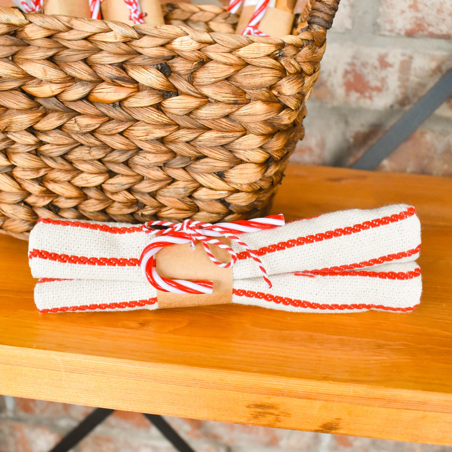 Rolled Towels w/Candy Canes (Mud Pie)