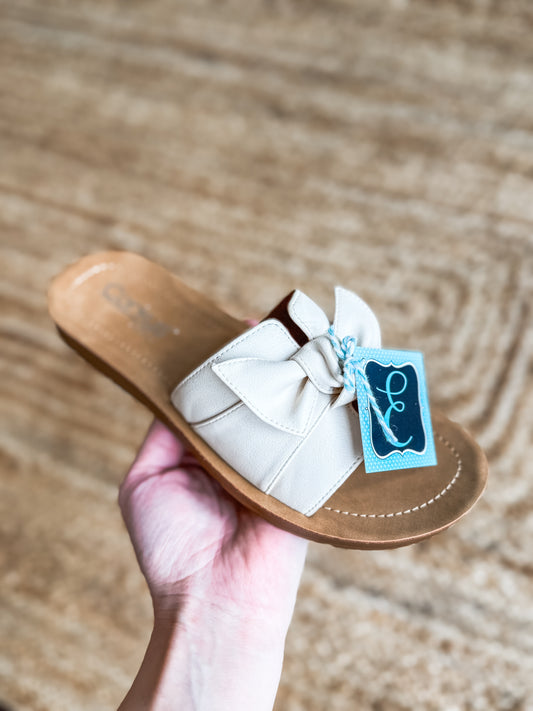 Rock the Bowt (Ivory) || Corkys