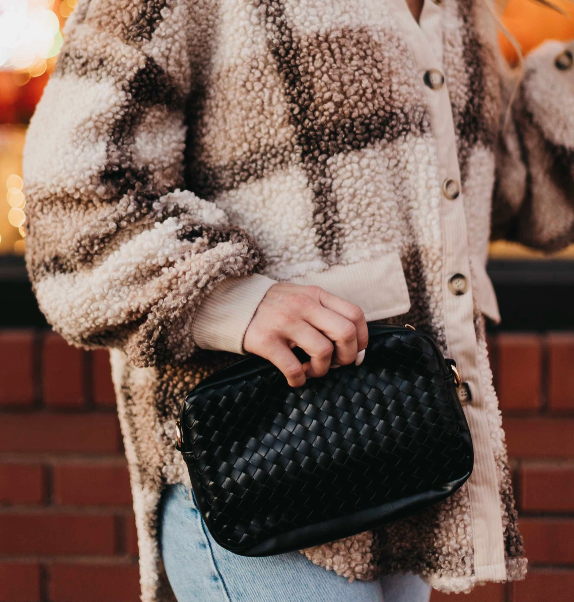 Woven Willow Camera Crossbody (Pretty Simple)